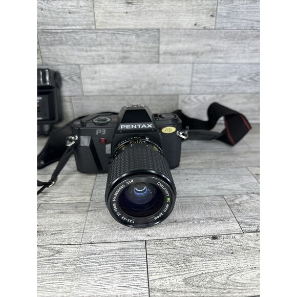 Pentax P3 35mm SLR Film Camera With Zunon 35-75mm Lens and DX-700 Auto Flash - Picture 2 of 8